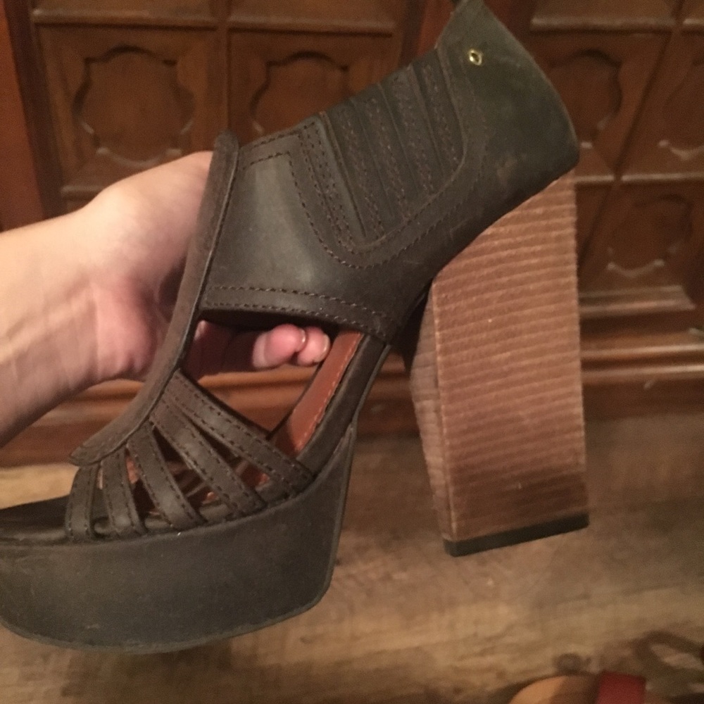 Chunky boot heals